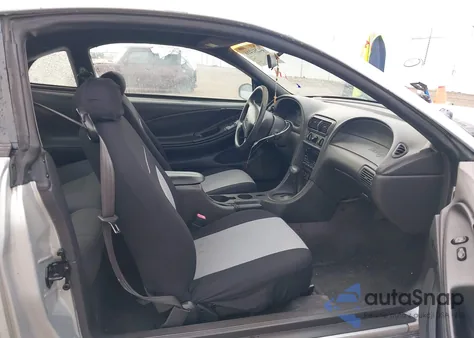 2001 Ford Mustang z USA, uszkodzony, nr VIN 1FAFP40481F190084